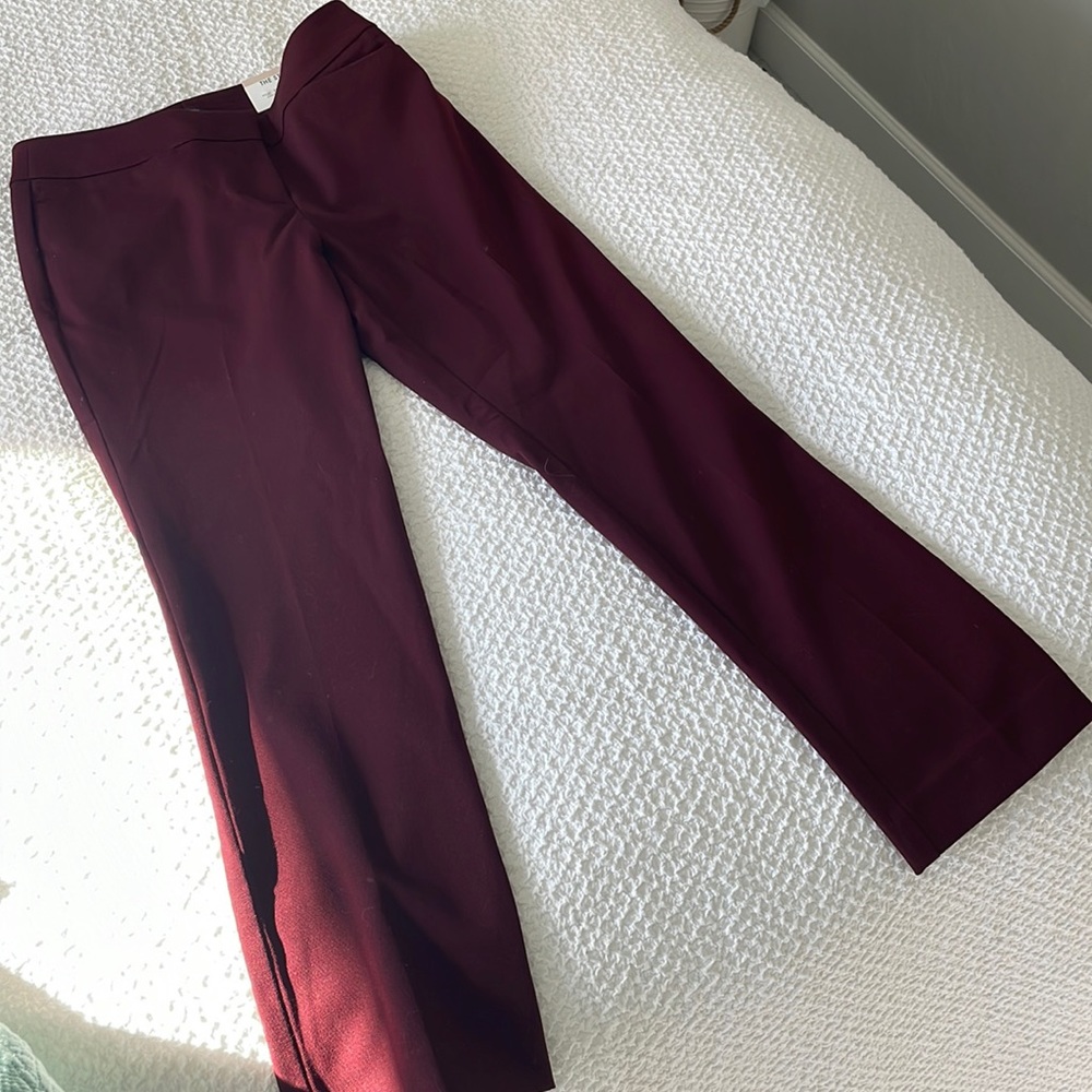 Ann Taylor Burgundy “The Straight” Capri Pant (4 Petite)